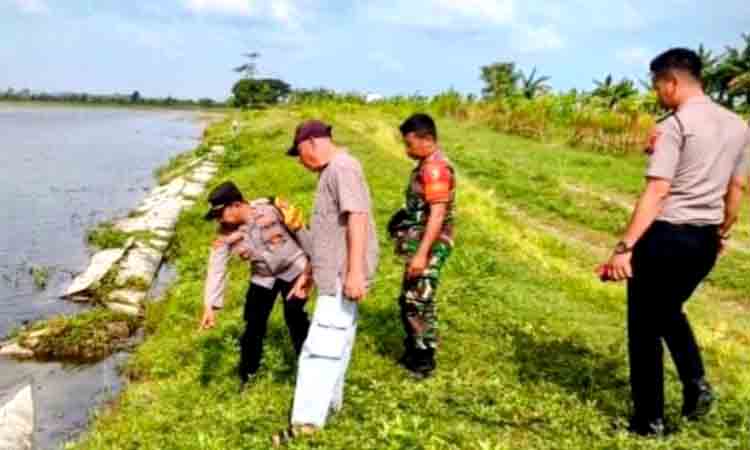 Naas, Berniat Menolong Temannya Terpeleset