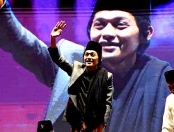 Ribuan Warga Padati Sidoarjo Bersholawat, Gus Iqdam Pimpin Doa untuk Keselamatan Daerah