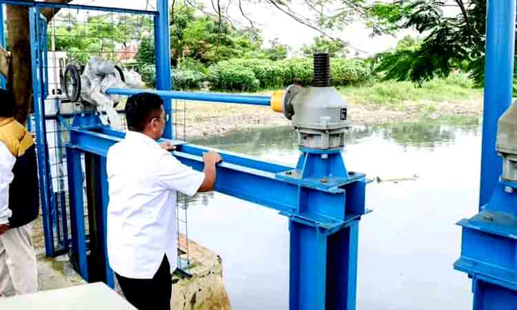 Pintu Air Otomatis Aktif