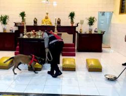 Polres Lumajang Lakukan Sterilisasi Vihara Jelang Perayaan Imlek