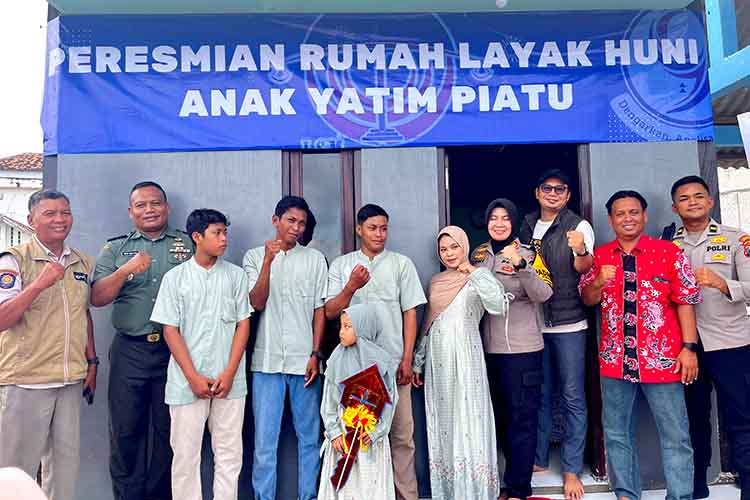 Senyum Bahagia 5 Yatim piatu bersaudara