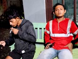 Truk Disel Bermuatan Ban Bekas Tabrak Tronton