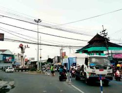 Lebaran H+1, Satlantas Lamongan Gelar Rekayasa Lalu Lintas Besar-Besaran di Pasar Babat