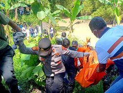 Evakuasi Korban di Bantaran Sungai Ngawi, Kapolsek Paron Imbau Warga Waspada