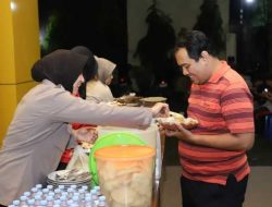 Berkah Ramadan, Antusiasme Warga Warnai Sahur Bersama Polres Kediri