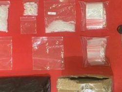 Polres Mojokerto Amankan Dua Tersangka Pengedar Sabu Senilai 126 juta Disita