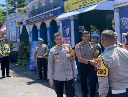 Pastikan Pelayanan Mudik Optimal, Tim Wasops Itwasda Polda Jatim Tinjau Posyan Alun-Alun Polres Kediri Kota
