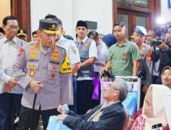 Tinjau Stasiun Tugu DIY, Kapolri Pastikan Puncak Arus Mudik Berjalan Aman