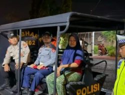 Sigap dan Humanis Polisi Bantu Pemudik yang Tersesat di Ngawi