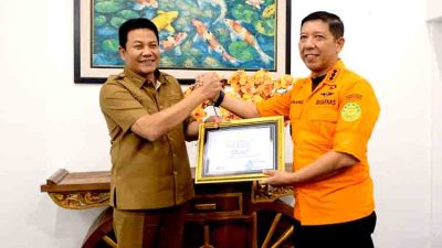 Pemkab Sidoarjo Terima Penghargaan