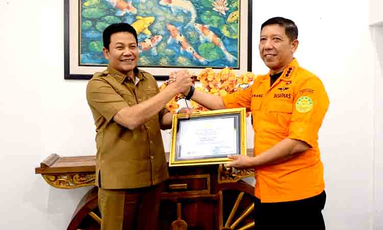 Pemkab Sidoarjo Terima Penghargaan