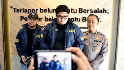 Polres Gresik Amankan Tersangka Pengedar Serbuk Petasan Asal Trenggalek