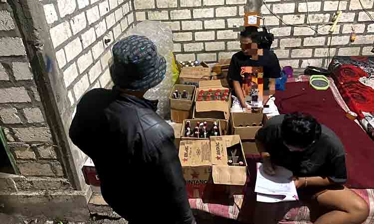 Polres Lamongan Amankan Penjual Miras Ilegal
