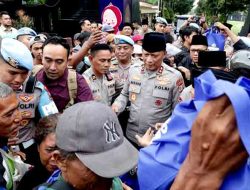 Ramadan Berkah, Kapolda Jatim Berbagi Takjil dan Buka Puasa Bersama Elemen Masyarakat