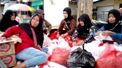 Relawan PMI Gresik Gelar Aksi Sosial, Bagikan Ratusan Takjil dan Buka Puasa Bersama