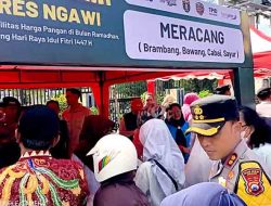Serunya Warga Padati Pasar Murah Polres Ngawi