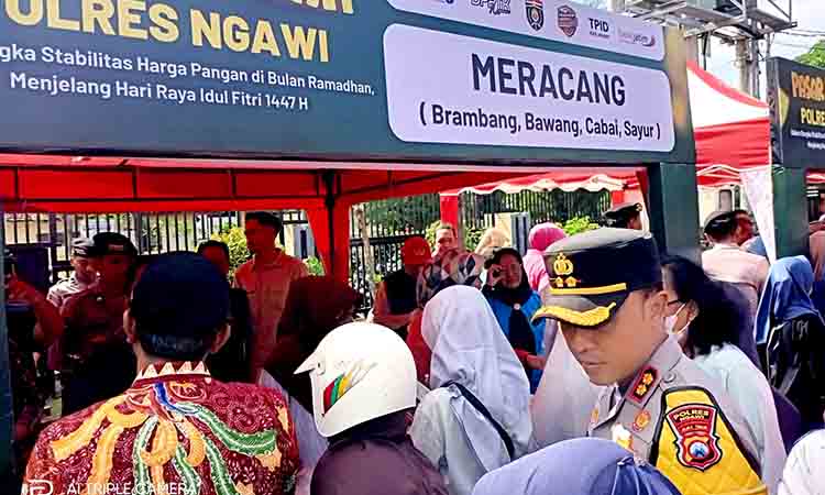 Serunya Warga Padati Pasar Murah Polres Ngawi