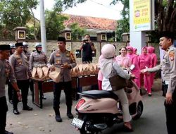 Sinergi di Bulan Ramadhan Polres Sumenep Bersama Lintas Instasi Berbagi Takjil