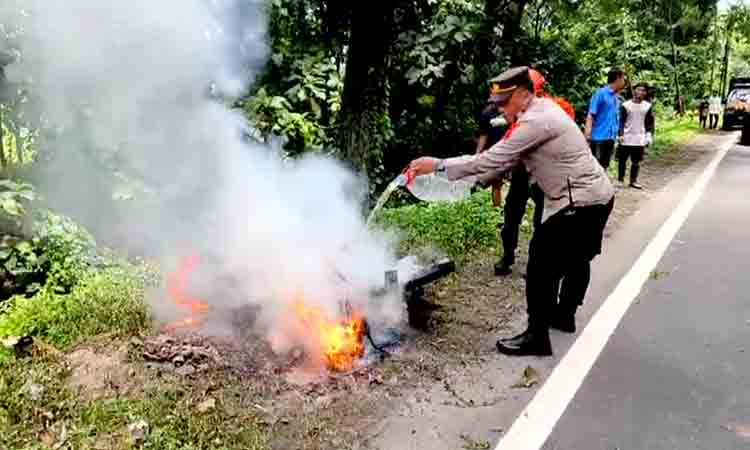 Timbul Percikan Api Dari Karburator