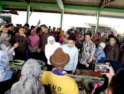 Wapres Gibran Pastikan Pasokan Pangan dan Stabilitas Harga di Pasar Glondonggede Tuban