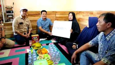 Pemerintah Hadir, Bupati Sidoarjo Serahkan Santunan untuk Keluarga Driver Ojol Korban Kecelakaan