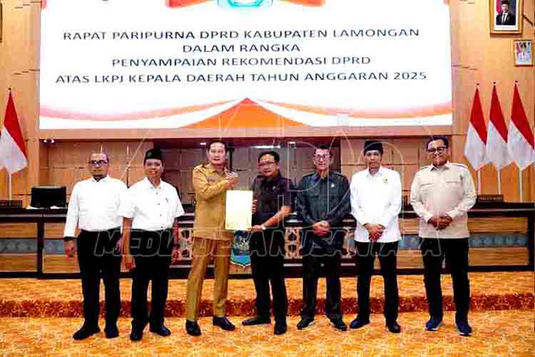 DPRD Lamongan Serahkan Rekomendasi LKPJ 2025 MDN