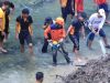 Gerakan Indonesia ASRI : Polres Ngawi Bersihkan Aliran Sungai di Jembatan Purba