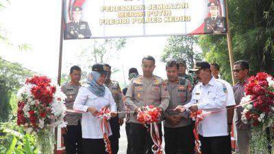 Kapolres Kediri Resmikan Renovasi Jembatan Merah Putih Presisi
