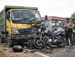Kecelakaan Maut di Tikung, Lamongan: Satu Pengendara Motor Tewas