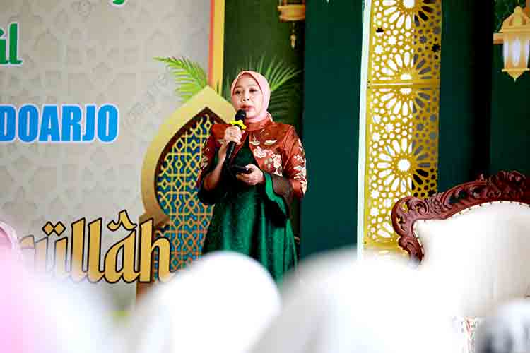 Ngaji Cerdas Ahad Pahing dan Halal Bihalal PKK Sidoarjo