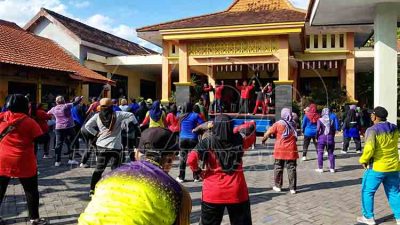 Pemdes Grogol Gelar Senam SKJ Bersama Forkopimka