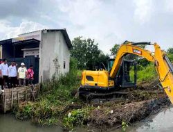 Saluran Irigasi di Wonoayu Menyempit, Bupati Sidoarjo Instruksikan Normalisasi