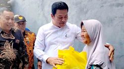 Bupati Subandi Tinjau RTLH di Kureksari, Pastikan Renovasi dan Serahkan Bantuan Kursi Roda