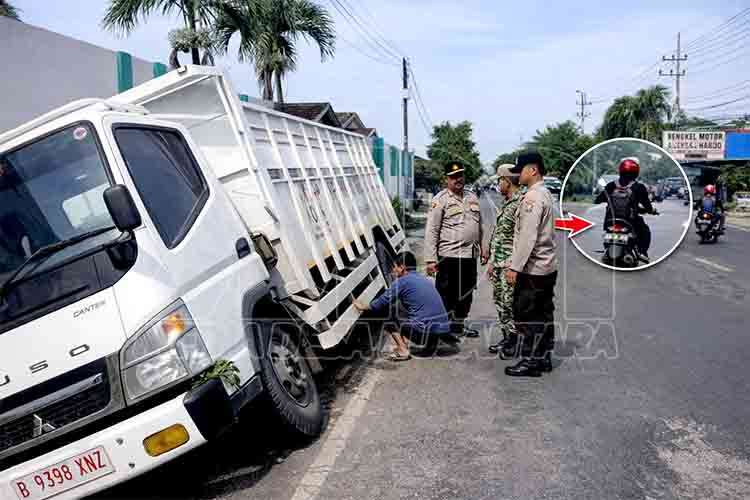 Truk Koperasi Desa Merah Putih Terperosok di Sraturejo