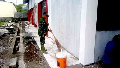 Babinsa Peguyangan Pantau Progres Pembangunan KDKMP, Pastikan Sesuai Perencanaan