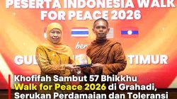 Khofifah Sambut 57 Bhikkhu Walk for Peace 2026 di Grahadi, Serukan Perdamaian dan Toleransi