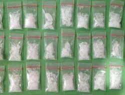 Polrestabes Surabaya Amankan Tersangka Pengedar Narkoba, Sita 42,9 Gram Sabu