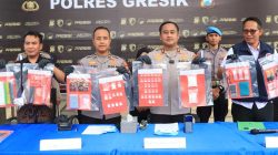Polres Gresik Bongkar Jaringan Narkoba Amankan 2 Tersangka Pengedar dan 209 Gram Sabu