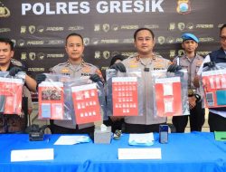 Polres Gresik Bongkar Jaringan Narkoba Amankan 2 Tersangka Pengedar dan 209 Gram Sabu