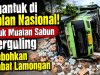 Truk Muatan Sabun Terguling di Babat Lamongan, Sopir Diduga Kantuk Saat Mengemudi