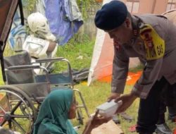 Brimob Metro Jaya Kerahkan 2 Unit Kendaraan Dapur Lapangan (Randurlap), Bagikan Bantuan Makanan untuk Korban Kebakaran Pasar Jiung
