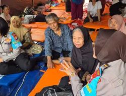 Polwan Jaga Jakarta Salurkan Bantuan dan Trauma Healing untuk Korban Kebakaran Pasar Jiung