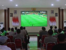 Polres Probolinggo Perkuat Silaturahmi, Ajak Mahasiswa dan Komunitas Ojol Nobar Piala Dunia