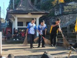 Polres Lumajang Gelar Bakti Religi Bersihkan Sejumlah Tempat Ibadah Sambut Hari Bhayangkara ke -80