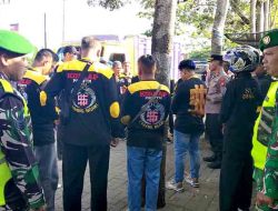 Jaga Situasi Kondusif di Wilayah, Babinsa Karangjati dan Aparat Gabungan Amankan Pemberangkatan Suran Agung SH Winongo Tunas Muda