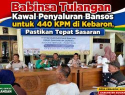 Babinsa Tulangan Kawal Penyaluran Bansos untuk 440 KPM di Kebaron, Pastikan Tepat Sasaran