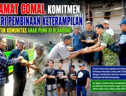 Jumat Berkah di Blandong Comal: Tak Hanya Berbagi Nasi, Camat Janji Rangkul Anak Punk