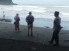 Layanan Pengamanan Polres Blitar Patroli Dialogis di Wisata Pantai Serang
