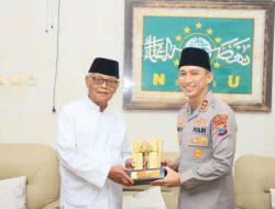 Jelang Pindah Tugas ke Mabes Polri, Kapolres Kediri Kota Silaturahmi dengan Gus War di Ponpes Al Amien