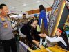 Kapolri Bersama Ketua Umum Bhayangkari Tinjau Bazar Kreasi Bhayangkari Nusantara 2026